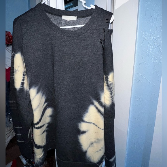 Sweatshirt - Picture 1 of 5